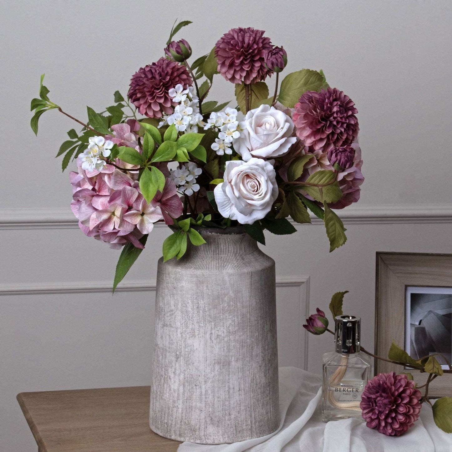 Kinsley Urn Vase - Home Chairs